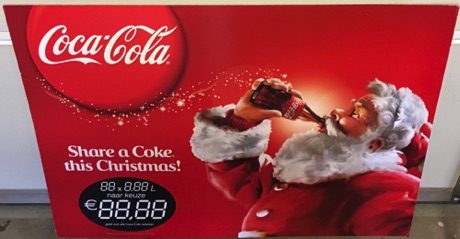 04666-1 € 10,00 coca cola karton Share a coke this christmas 70 x 100 cm.jpeg